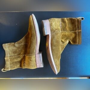 Frye Cara short boot tan suede western boho size 8